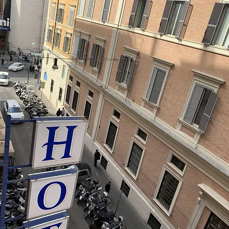 Tune Homes 3* Roma