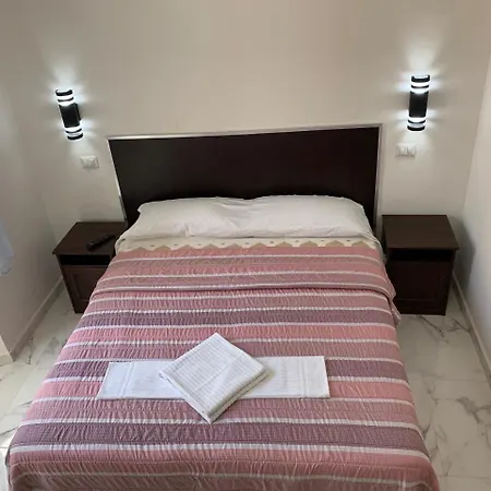Bed & Breakfast Tune Homes